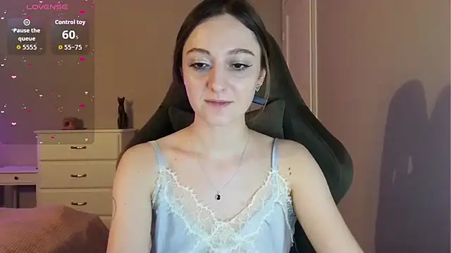 white liillyy online show from 06/14/26, 10:56