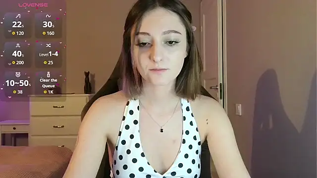 white liillyy online show from 06/16/26, 09:06