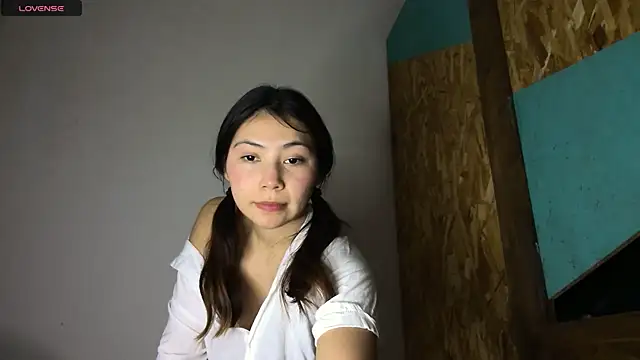 Snapshot of petite_mary chatting on 05/03/26, 08:15 petite mary online show from 05/03/26, 08:15