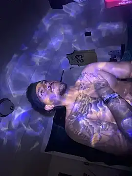 tyrek5051 online show from 12/03/25, 02:26