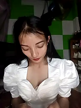 Snapshot of tdtd98 chatting on 10/15/25, 03:45 tdtd98 online show from 10/15/25, 03:45