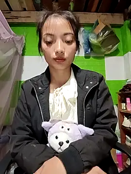 Snapshot of tdtd98 chatting on 10/21/25, 04:51 tdtd98 online show from 10/21/25, 04:51