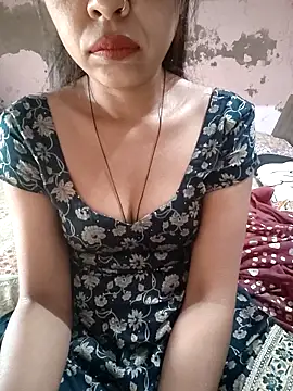 Snapshot of Paakhi-Singh chatting on 12/17/25, 04:51 Paakhi-Singh online show from 12/17/25, 04:51