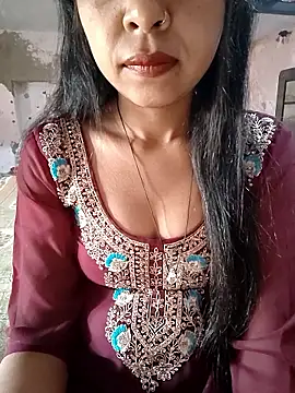 Snapshot of Paakhi-Singh chatting on 12/23/25, 04:43 Paakhi-Singh online show from 12/23/25, 04:43