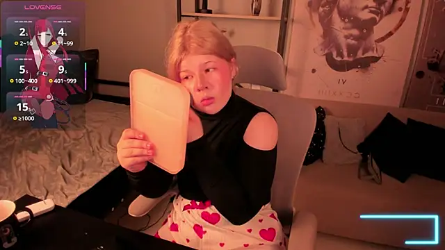 LilithNelson online show from 11/12/25, 08:41