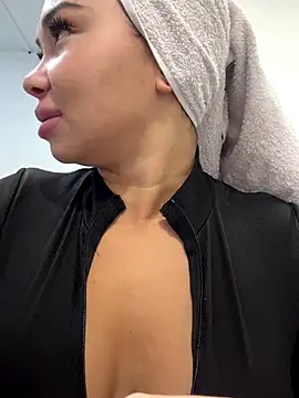 Mia stepMOM online show from 10/14/25, 06:14