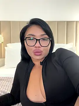 Mia stepMOM online show from 10/14/25, 06:20