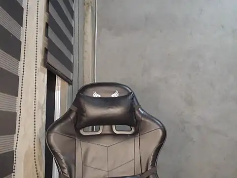 Snapshot of RowyCam chatting on 09/08/25, 03:11 RowyCam online show from 09/08/25, 03:11