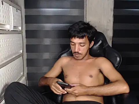 RowyCam online show from 11/08/25, 01:06