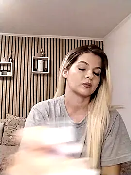 Snapshot of Mayaaaaaa_ chatting on 11/07/25, 07:08 Mayaaaaaa online show from 11/07/25, 07:08