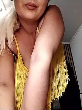 Snapshot of Mayaaaaaa_ chatting on 12/02/25, 09:03 Mayaaaaaa online show from 12/02/25, 09:03