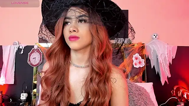 ScarletTorres online show from 10/31/25, 07:15