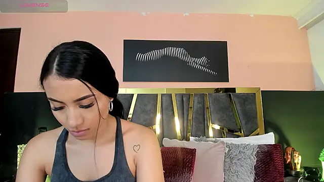 Snapshot of ScarletTorres chatting on 12/20/25, 03:08 ScarletTorres online show from 12/20/25, 03:08