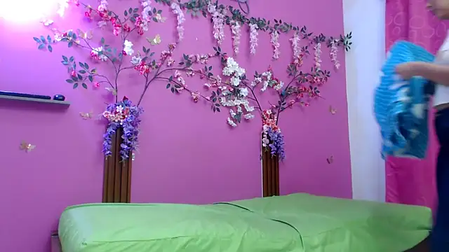 skinnybarbie022 online show from 05/06/26, 12:41