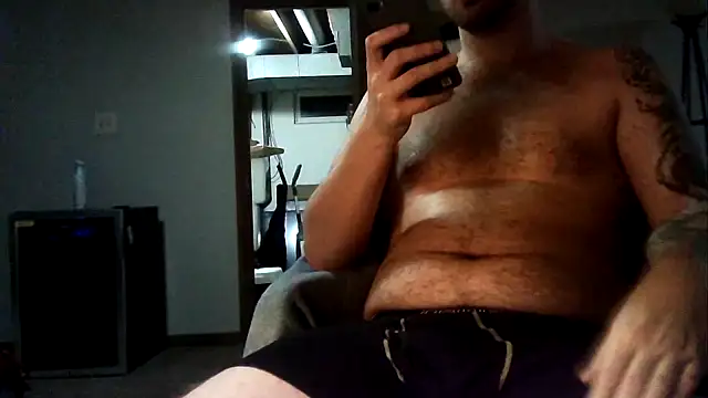 Snapshot of WyattL96 chatting on 07/27/26, 07:15 WyattL96 online show from 07/27/26, 07:15