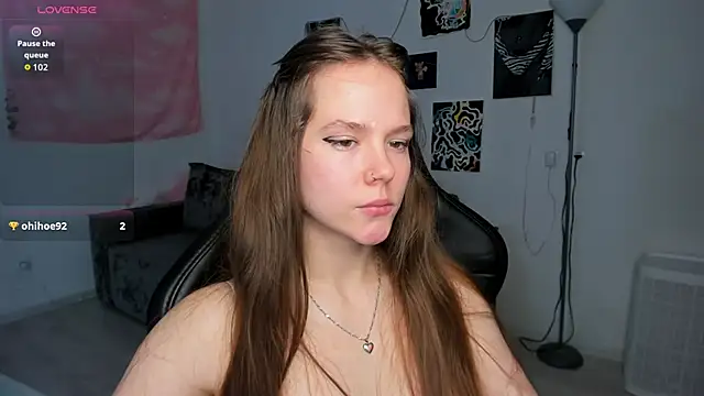 Snapshot of cute_little_ass chatting on 09/14/25, 07:35 cute little ass online show from 09/14/25, 07:35