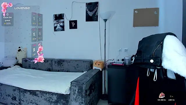 Snapshot of cute_little_ass chatting on 03/02/26, 12:01 cute little ass online show from 03/02/26, 12:01