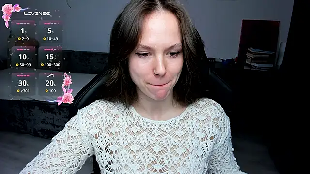 Snapshot of cute_little_ass chatting on 04/17/26, 04:10 cute little ass online show from 04/17/26, 04:10