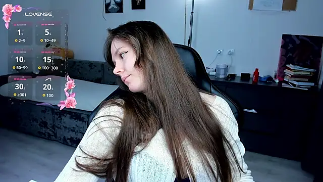 Snapshot of cute_little_ass chatting on 04/19/26, 04:06 cute little ass online show from 04/19/26, 04:06