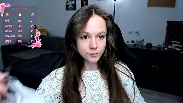 Snapshot of cute_little_ass chatting on 04/27/26, 11:08 cute little ass online show from 04/27/26, 11:08