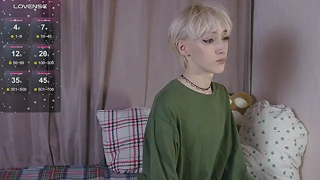 Snapshot of NextVibe_ chatting on 02/04/26, 06:58 NextVibe online show from 02/04/26, 06:58