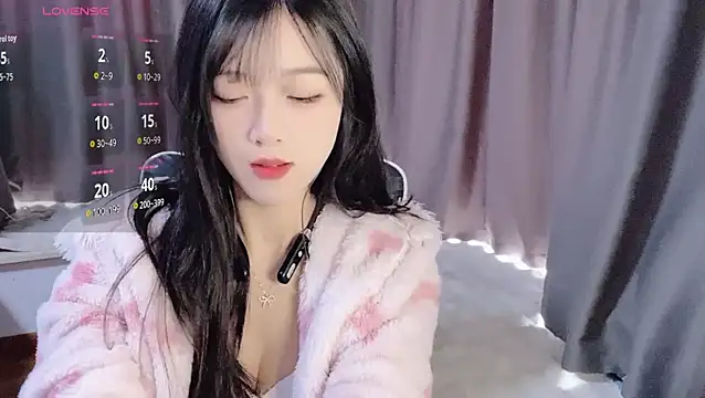 Snapshot of Cicicici-cc chatting on 12/15/25, 03:44 Cicicici-cc online show from 12/15/25, 03:44