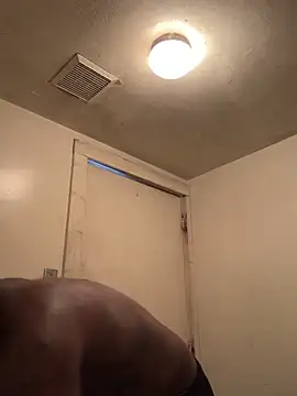 Snapshot of StandOnthatboy chatting on 10/31/25, 07:04 StandOnthatboy online show from 10/31/25, 07:04