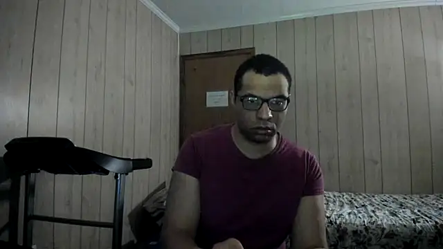 Snapshot of NaturalBeautyQueen chatting on 06/16/26, 02:52 NaturalBeautyQueen online show from 06/16/26, 02:52