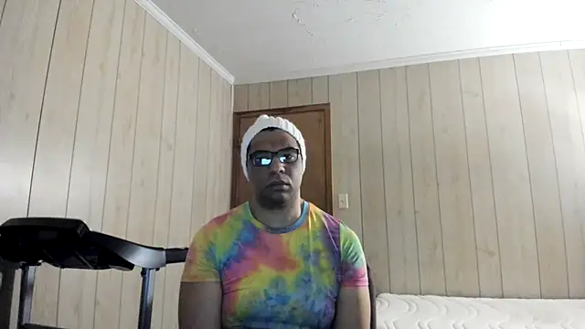 Snapshot of NaturalBeautyQueen chatting on 06/17/26, 04:08 NaturalBeautyQueen online show from 06/17/26, 04:08