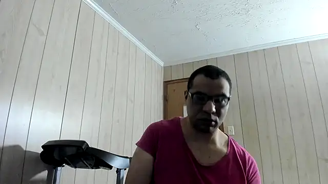 Snapshot of NaturalBeautyQueen chatting on 07/16/26, 12:11 NaturalBeautyQueen online show from 07/16/26, 12:11