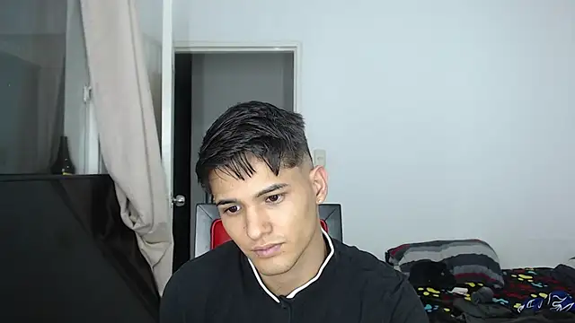 Alex mojica online show from 09/28/25, 05:13