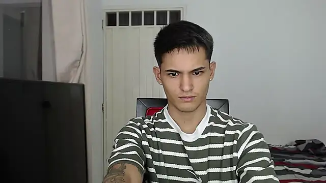 Alex mojica online show from 11/21/25, 03:11