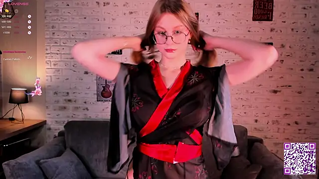 Kiki Stacy online show from 11/06/25, 08:04