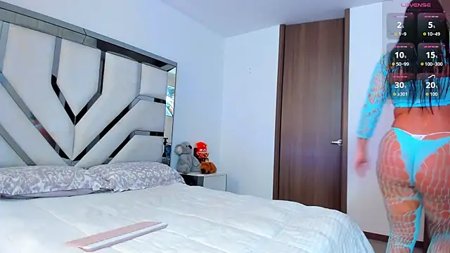 Snapshot of Michelle_Ferrerr chatting on 10/24/25, 11:17 Michelle Ferrerr online show from 10/24/25, 11:17