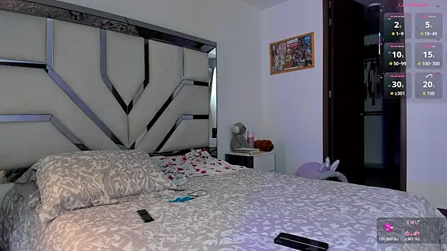 Snapshot of Michelle_Ferrerr chatting on 11/23/25, 01:22 Michelle Ferrerr online show from 11/23/25, 01:22