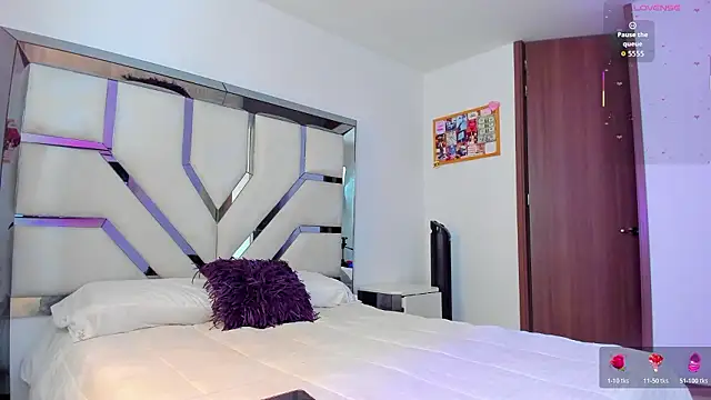 Snapshot of Michelle_Ferrerr chatting on 02/02/26, 09:02 Michelle Ferrerr online show from 02/02/26, 09:02