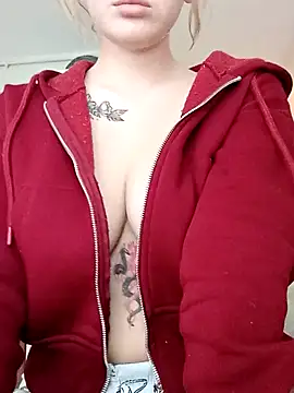 Snapshot of atessu07 chatting on 02/04/26, 08:20 atessu07 online show from 02/04/26, 08:20