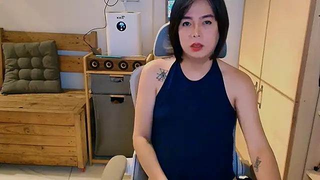 Snapshot of moriliciousxxx chatting on 10/10/25, 12:53 moriliciousxxx online show from 10/10/25, 12:53