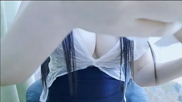 Snapshot of Winnie-01 chatting on 05/09/26, 12:32 Winnie-01 online show from 05/09/26, 12:32