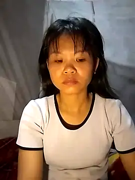 LinhNa999 online show from 09/11/25, 12:44