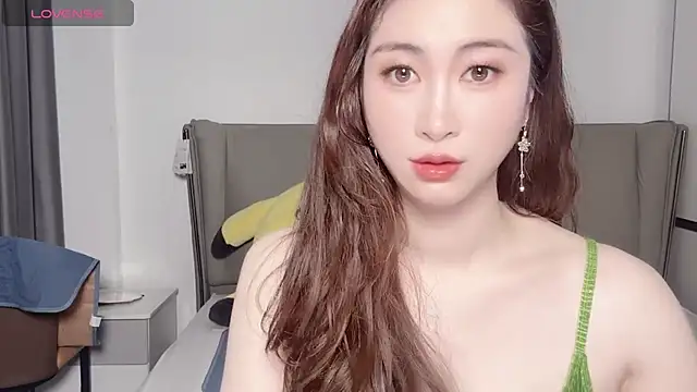 wuyueaini online show from 10/15/25, 06:02