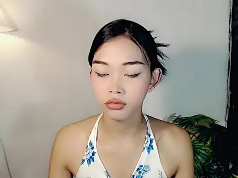 holyakiesha online show from 10/20/25, 12:33