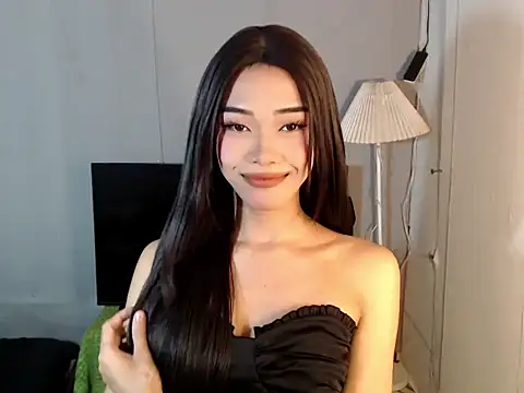 holyakiesha online show from 07/14/26, 10:32