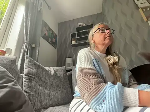 Snapshot of Anastasia-BlondeXX chatting on 05/19/26, 10:21 Anastasia-BlondeXX online show from 05/19/26, 10:21
