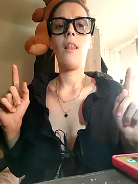 Snapshot of Mila_Luciphya chatting on 01/07/26, 01:24 Mila Luciphya online show from 01/07/26, 01:24