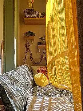 Snapshot of Mila_Luciphya chatting on 05/06/26, 09:25 Mila Luciphya online show from 05/06/26, 09:25