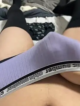 Snapshot of RiRi_20 chatting on 02/19/26, 02:02 RiRi 20 online show from 02/19/26, 02:02