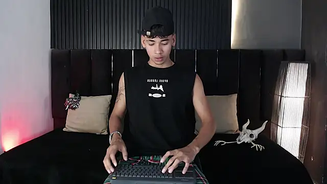 Dominic ghost online show from 10/14/25, 08:31