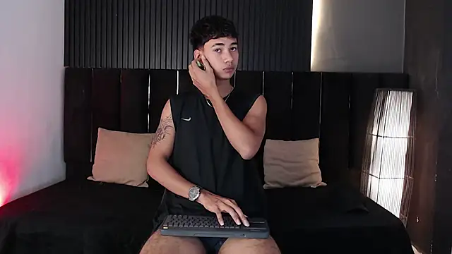 Dominic ghost online show from 11/28/25, 11:07