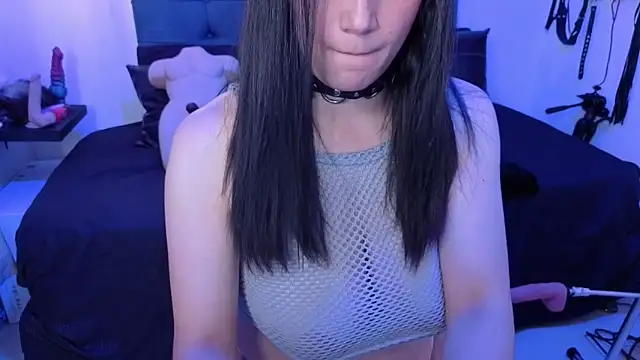 elowen halley1 online show from 11/03/25, 08:21